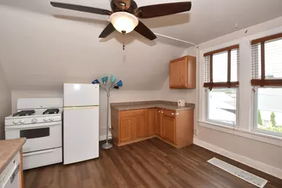 2218 E Eden Pl, Saint Francis, WI 53235 - Photo 9