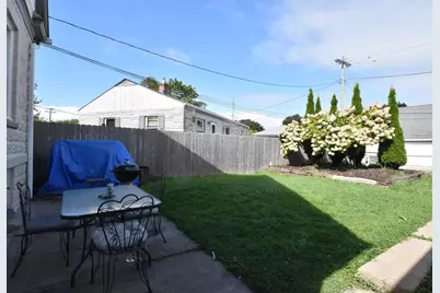 2218 E Eden Pl, Saint Francis, WI 53235 - Photo 27