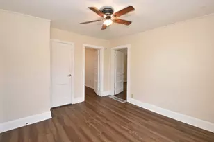 2218 E Eden Pl, Saint Francis, WI 53235 - Photo 5