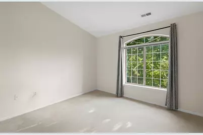 13050 W Bluemound Rd #303, Elm Grove, WI 53122 - Photo 15