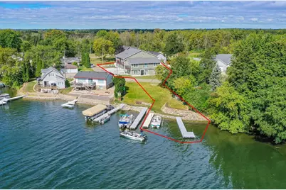 7134 N Tichigan Rd, Racine, WI 53185 - Photo 1