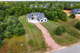 W5730 Waterstone Ln, Germantown, WI 53950 - Photo 5