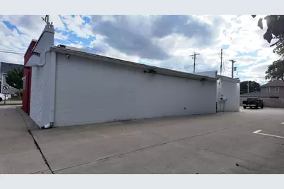 800  Goold St, Racine, WI 53402 - Photo 31