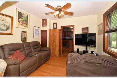 W187N12796  Fond Du Lac Ave, Germantown, WI 53022 - Photo 9