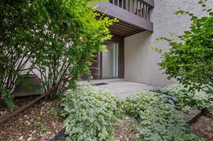 2230 W Good Hope Rd, Glendale, WI 53209 - Photo 27