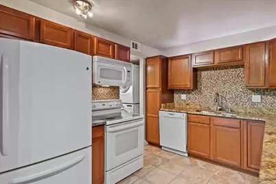 2230 W Good Hope Rd #25, Glendale, WI 53209 - Photo 9