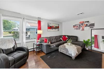 4564 N 101st St, Wauwatosa, WI 53225 - Photo 9