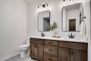 835 Crockett Dr, Holmen, WI 54636 - Photo 17