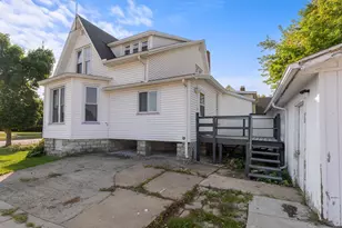 903 Wells St, Marinette, WI 54143 - Photo 3