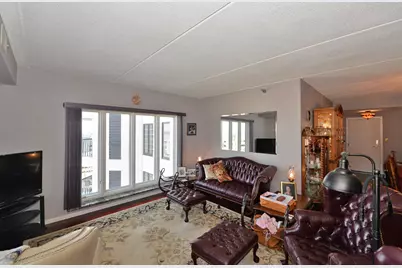 333  Lake Ave #401, Racine, WI 53403 - Photo 3