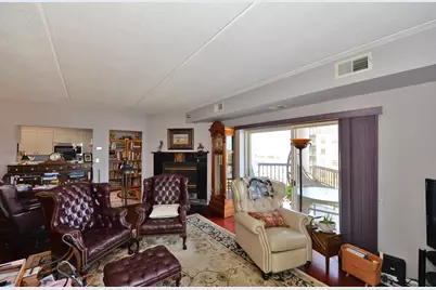 333  Lake Ave #401, Racine, WI 53403 - Photo 5