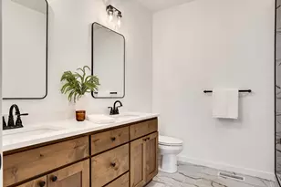 935 Crockett Dr, Holmen, WI 54636 - Photo 23