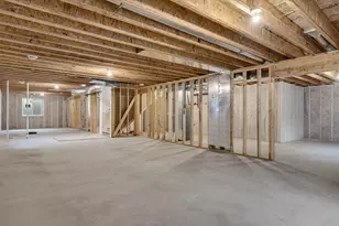 935 Crockett Dr, Holmen, WI 54636 - Photo 25