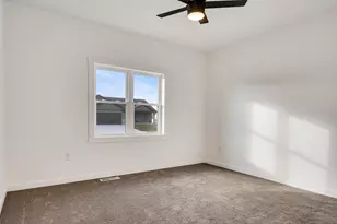 935 Crockett Dr, Holmen, WI 54636 - Photo 17