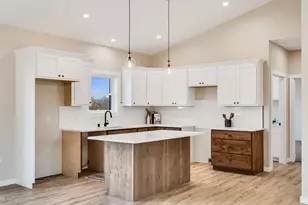 935 Crockett Dr, Holmen, WI 54636 - Photo 11