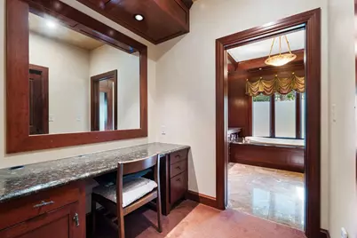 2101  Hunters Ridge Ct, Manitowoc, WI 54220 - Photo 29