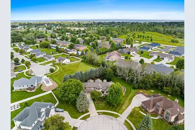 2101  Hunters Ridge Ct, Manitowoc, WI 54220 - Photo 89