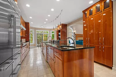 2101  Hunters Ridge Ct, Manitowoc, WI 54220 - Photo 17