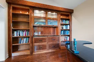 2101 Hunters Ridge Ct, Manitowoc, WI 54220 - Photo 13