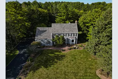 389  Juniper Ct, Delafield, WI 53018 - Photo 3