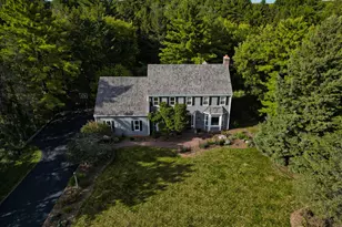 389 Juniper Ct, Delafield, WI 53018 - Photo 3