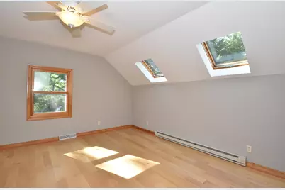 389  Juniper Ct, Delafield, WI 53018 - Photo 45