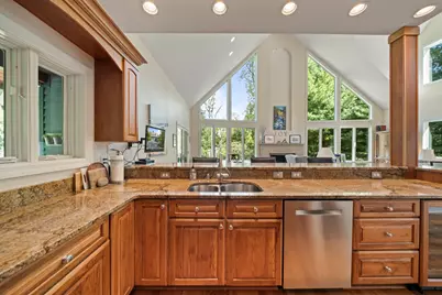 765  Brickley Ct, Fontana, WI 53125 - Photo 19