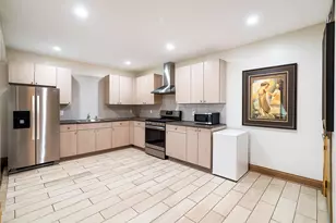 3405 W St Paul Ave, Milwaukee, WI 53208 - Photo 11