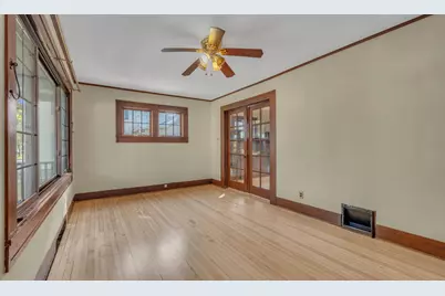 910 N 4th St, Sheboygan, WI 53081 - Photo 7