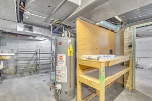 910 N 4th St, Sheboygan, WI 53081 - Photo 29