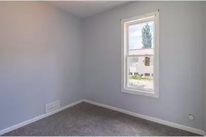 5241 N 31st St, Milwaukee, WI 53209 - Photo 9