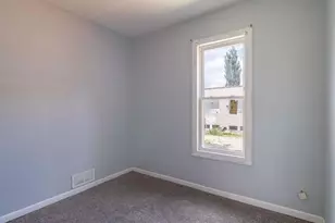 5241 N 31st St, Milwaukee, WI 53209 - Photo 9