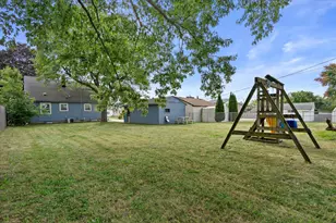 4561 S Kansas Ave, Saint Francis, WI 53235 - Photo 17