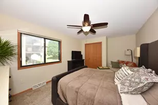 8601 N Servite Dr, Milwaukee, WI 53223 - Photo 29