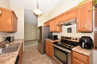 8601 N Servite Dr, Milwaukee, WI 53223 - Photo 17