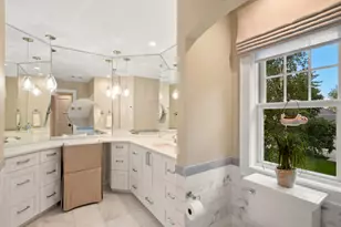 8100 N Beach Dr, Fox Point, WI 53217 - Photo 51