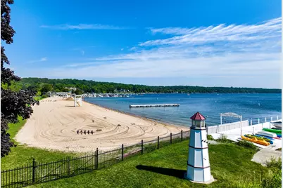 663 S Lakeshore Dr, Fontana, WI 53125 - Photo 29