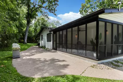 663 S Lakeshore Dr, Fontana, WI 53125 - Photo 27