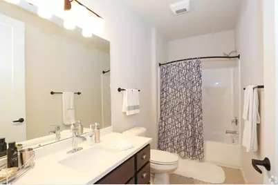 1465  Underwood Ave, Wauwatosa, WI 53213 - Photo 7