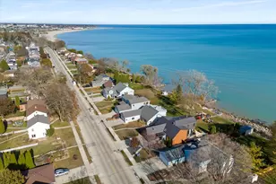 2533 Lakeshore Dr, Sheboygan, WI 53081 - Photo 39