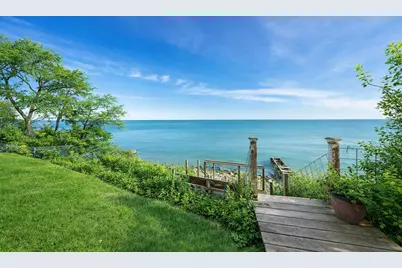 2533  Lakeshore Dr, Sheboygan, WI 53081 - Photo 3