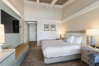 269  Fontana Blvd #570, Fontana, WI 53125 - Photo 5