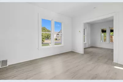 2208 W Brown St, Milwaukee, WI 53205 - Photo 7