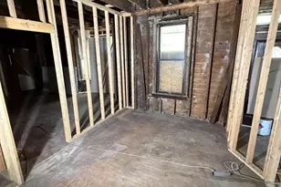 1639 S 11th St, Milwaukee, WI 53204 - Photo 11