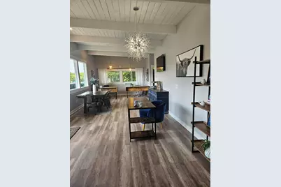 102 E Commerce Blvd, Slinger, WI 53086 - Photo 5