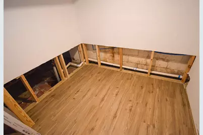 1027 W Walworth Ave, Whitewater, WI 53190 - Photo 17