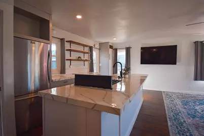 1027 W Walworth Ave, Whitewater, WI 53190 - Photo 7