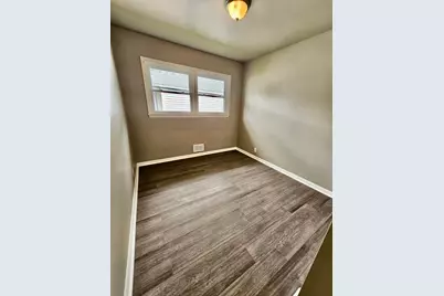 5951 N 73rd St, Milwaukee, WI 53218 - Photo 13