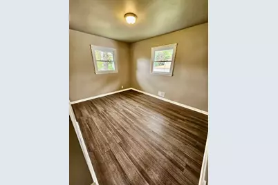 5951 N 73rd St, Milwaukee, WI 53218 - Photo 11