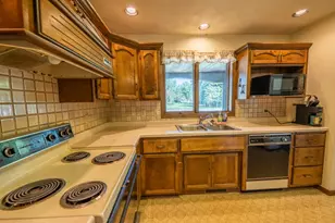 1236 Meadowview Dr, Menasha, WI 54952 - Photo 11